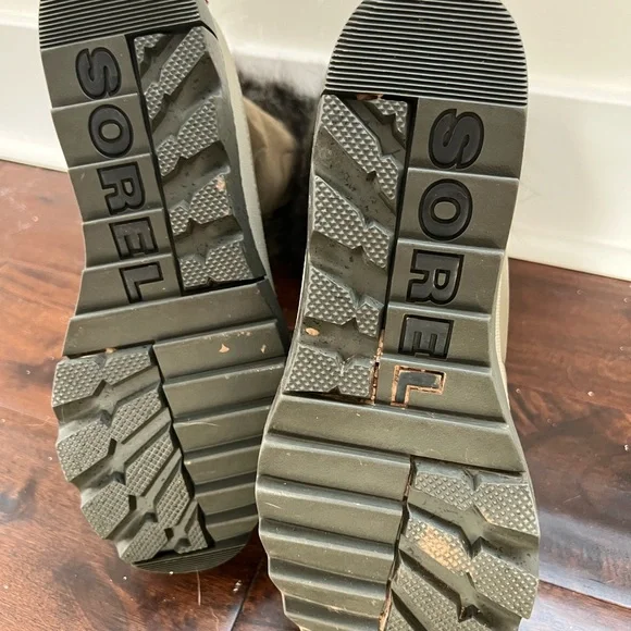 Sorel joan of arc wedge boots. Size 10.5 (I wear a size 10 and sized up). - Picture 8 of 8